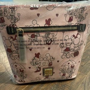 2022 Disney Mickey and Minnie Valentines Day Dooney and Bourke Crossbody NWT